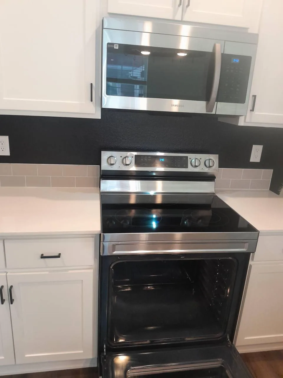 A kitchen cleaned by the Betelmir Cleaning Services team