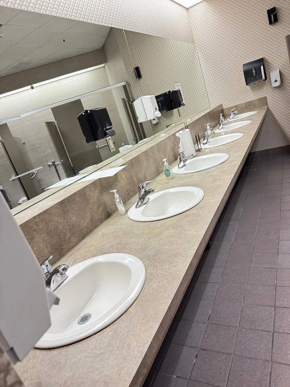 A commercial space cleaned by the Betelmir Cleaning Services team
