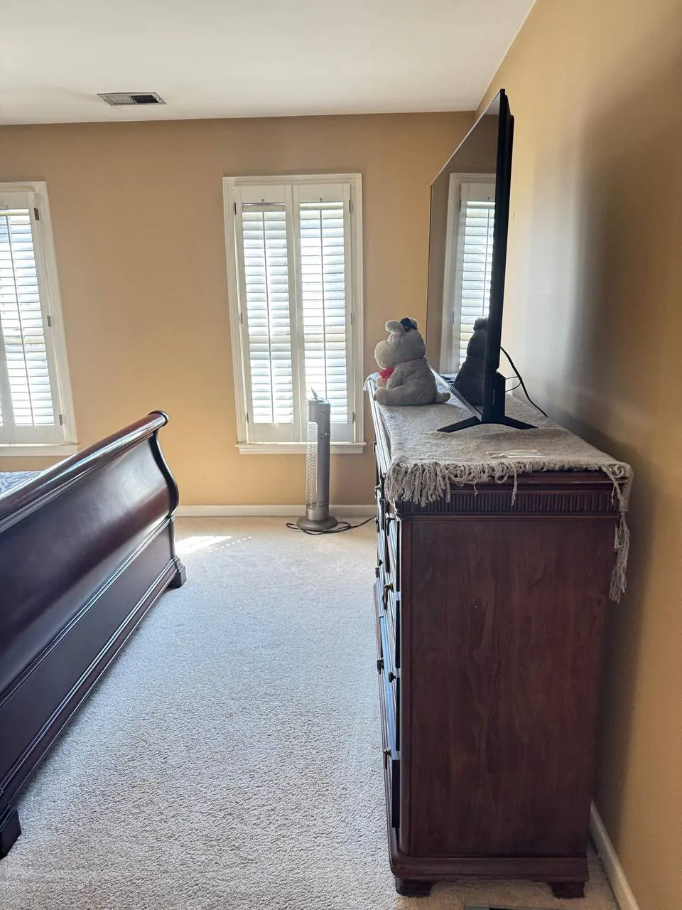 A bedroom cleaned by the Betelmir Cleaning Services team