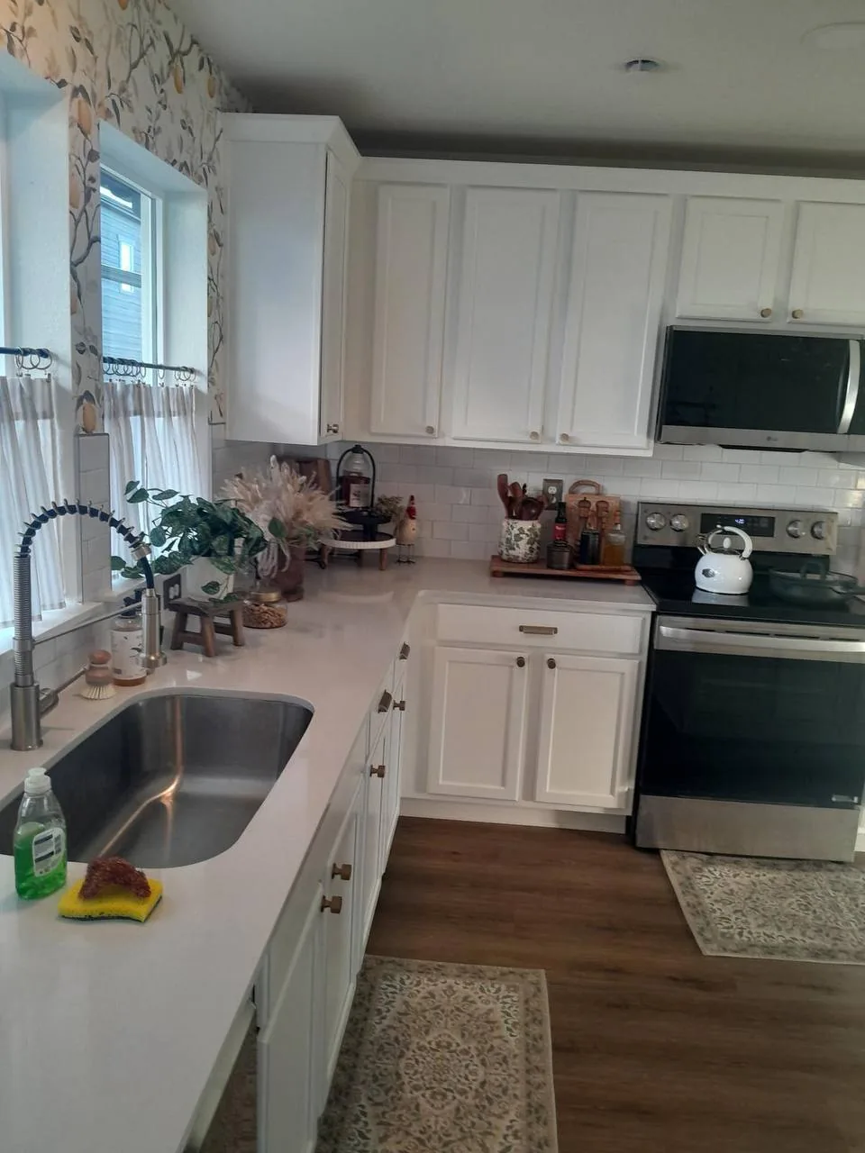 A kitchen cleaned by the Betelmir Cleaning Services team