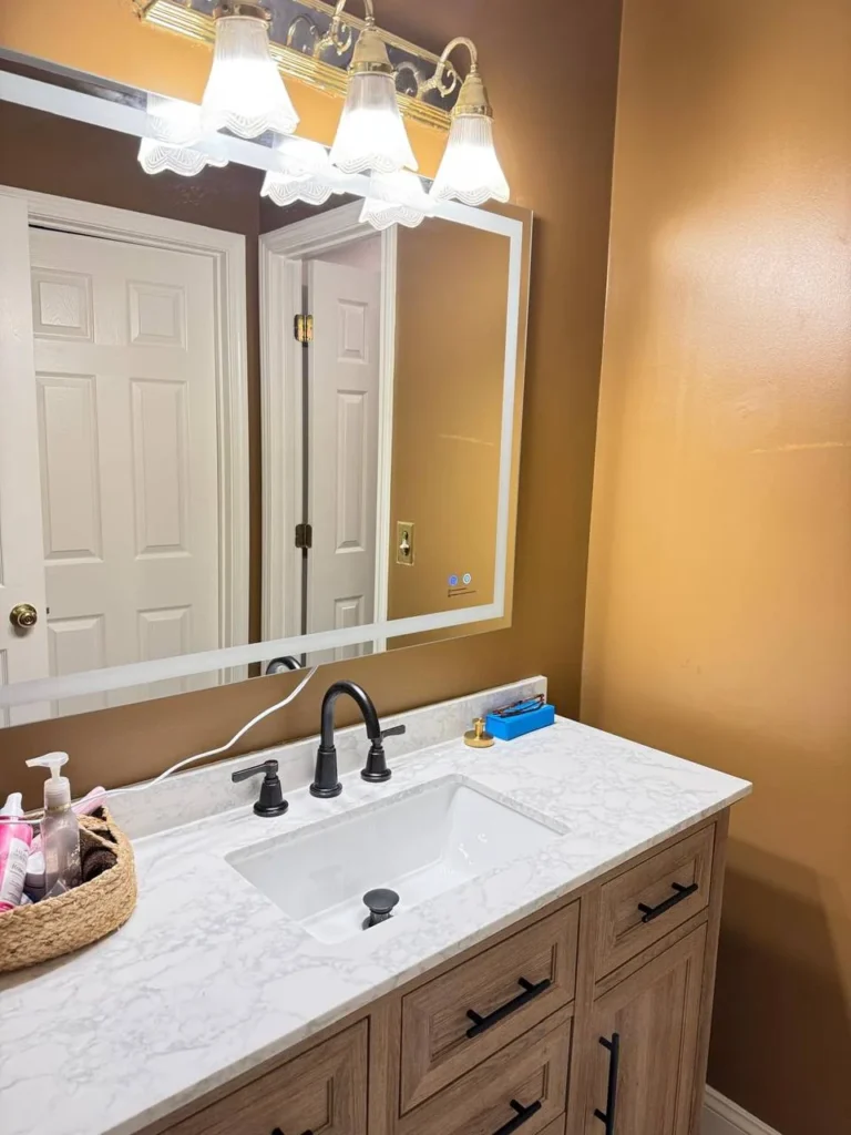 A bathroom cleaned and sanitized by the Betelmir Cleaning Services team